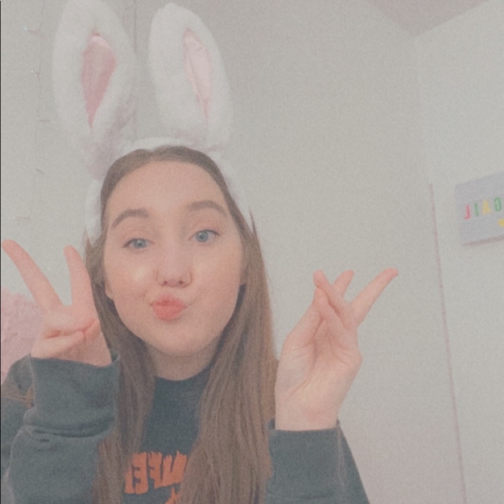 Meet your Posher, Abigail